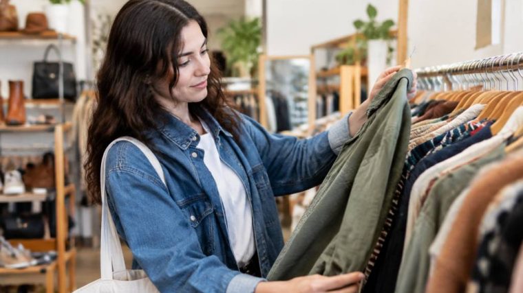 Slow conso : les vêtements de seconde main pour une mode plus responsable